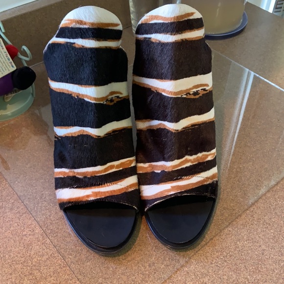 Balenciaga Calf Hair Glove Mules - Picture 6 of 16